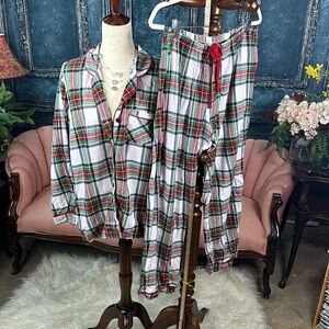 Plaid Christmas pjs white main color base flannel xxl